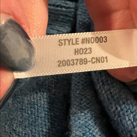 Madewell Women's Re(Generative) Wool V-Neck Sweater in Azure Blue - Picture 8 of 9